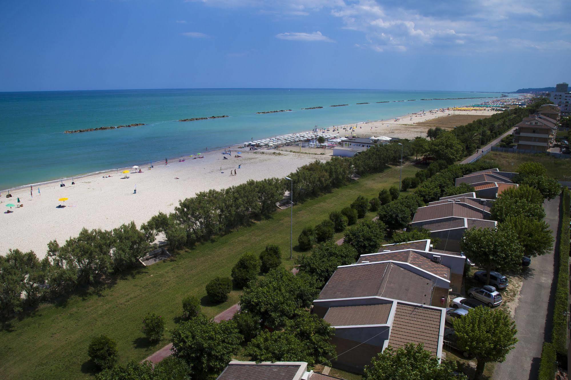 Residence Casabianca Porto San Giorgio Exteriör bild